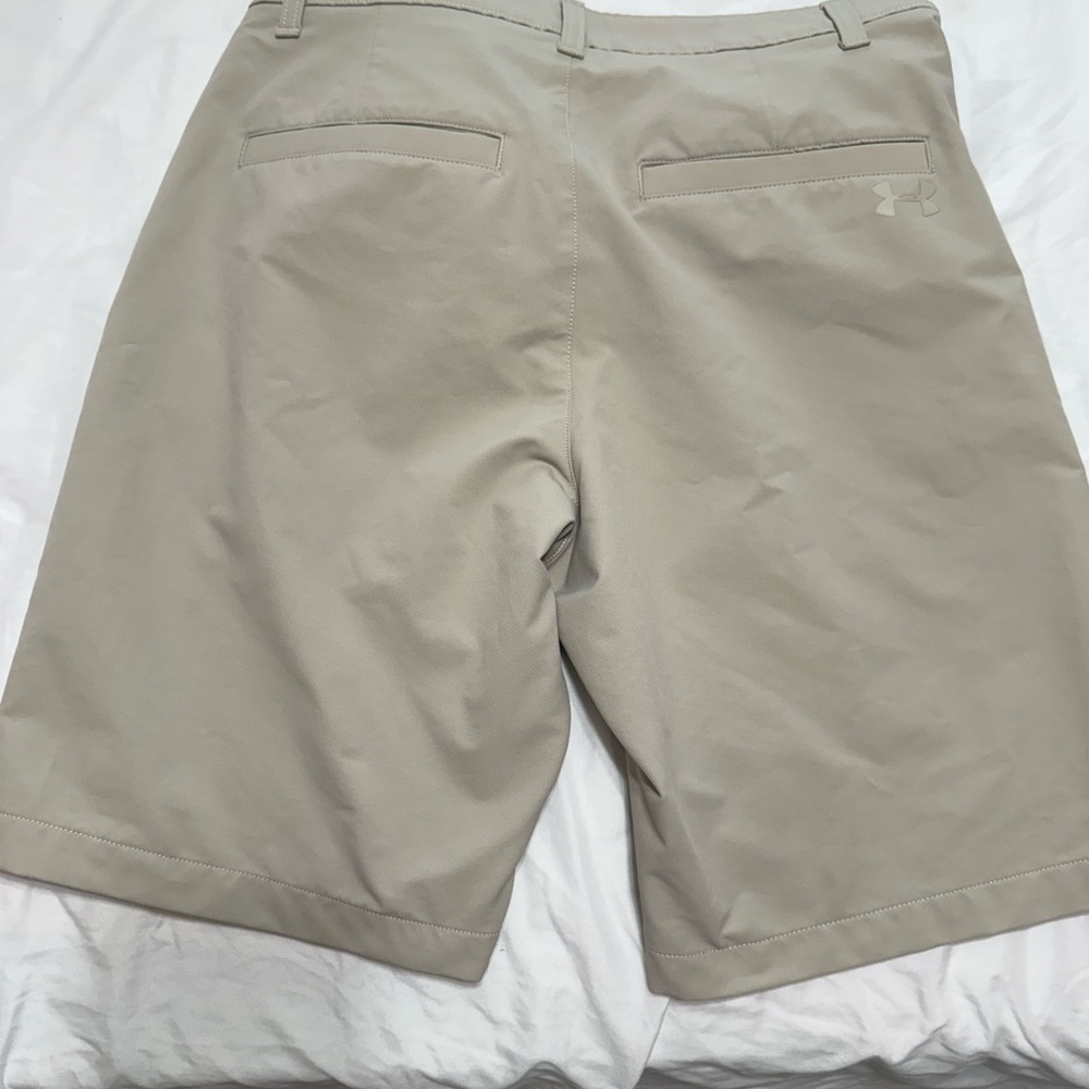 Under Armour Men's Beige Athletic Shorts
